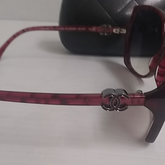 Chanel sunglasses 5216 c.1306/3P red burgundy - Picture 3 of 7